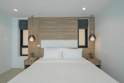 Suite King con vista sulla piscina — Peace Blue Naiharn Naturist Resort Phuket